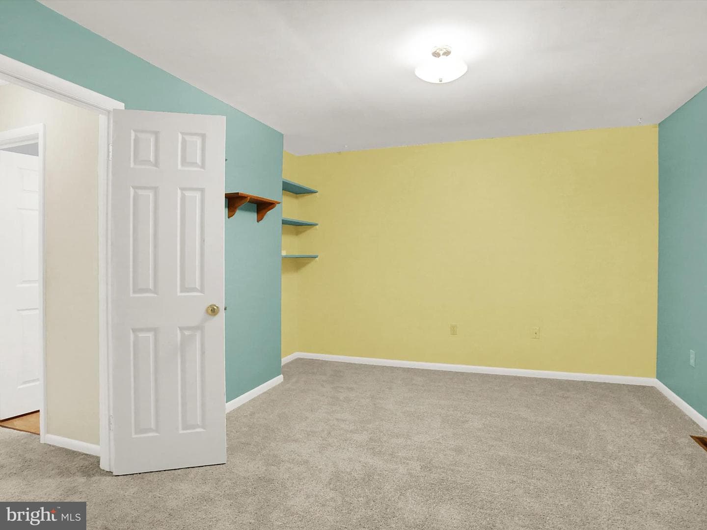 317 Hillcrest Drive photo 7