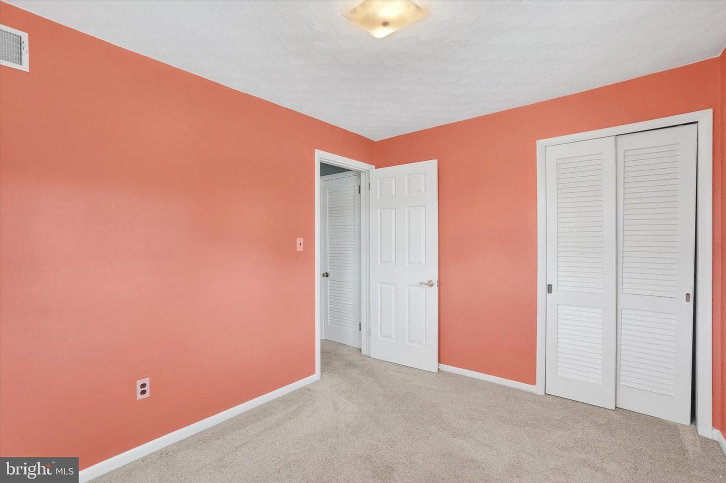 2154 Derry Road photo 10