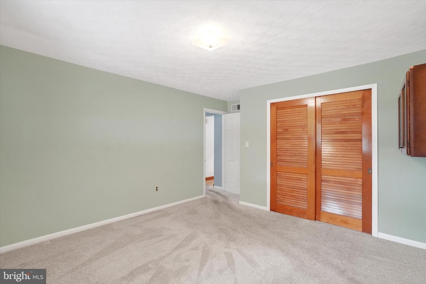 2154 Derry Road photo 15