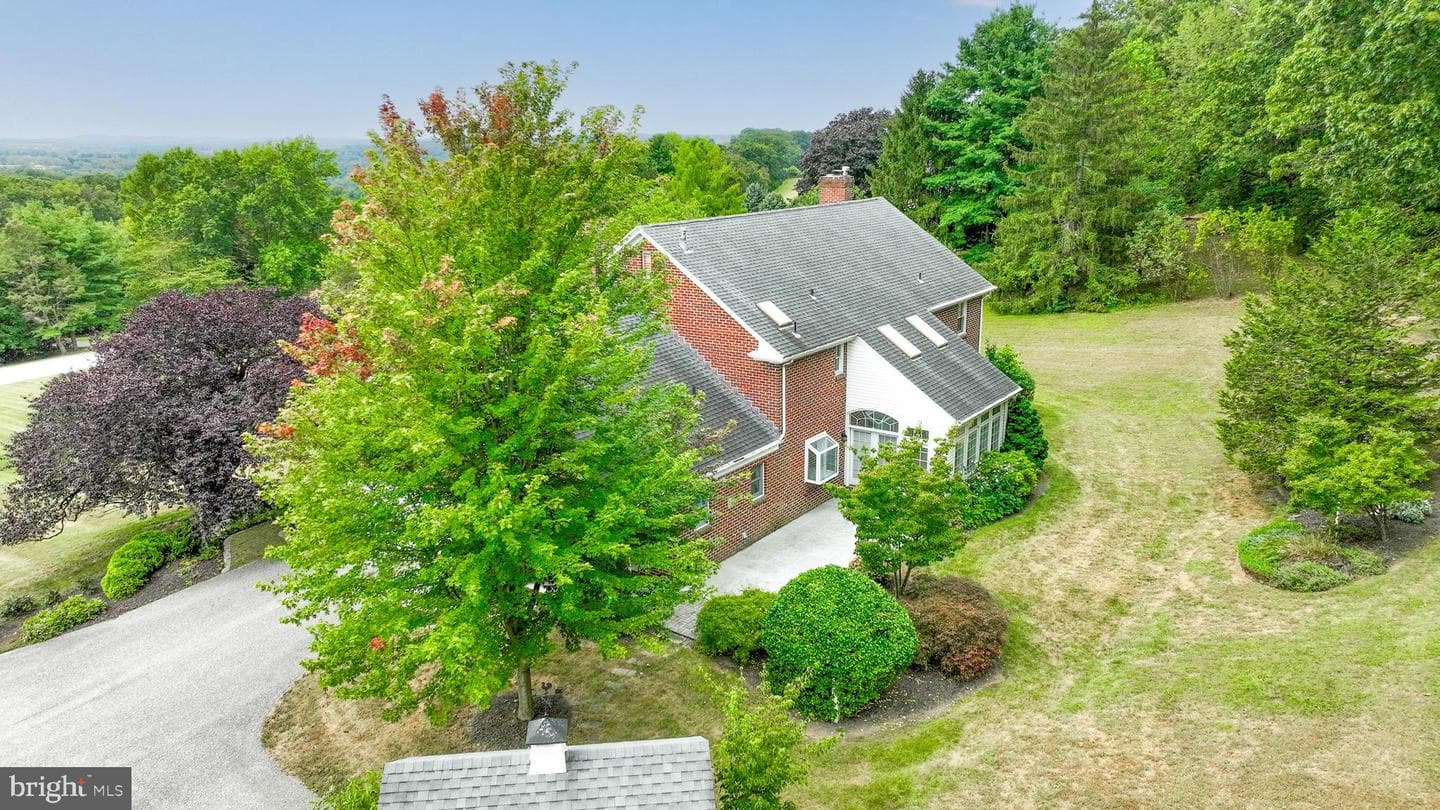 189 Tuscarora Drive photo 4