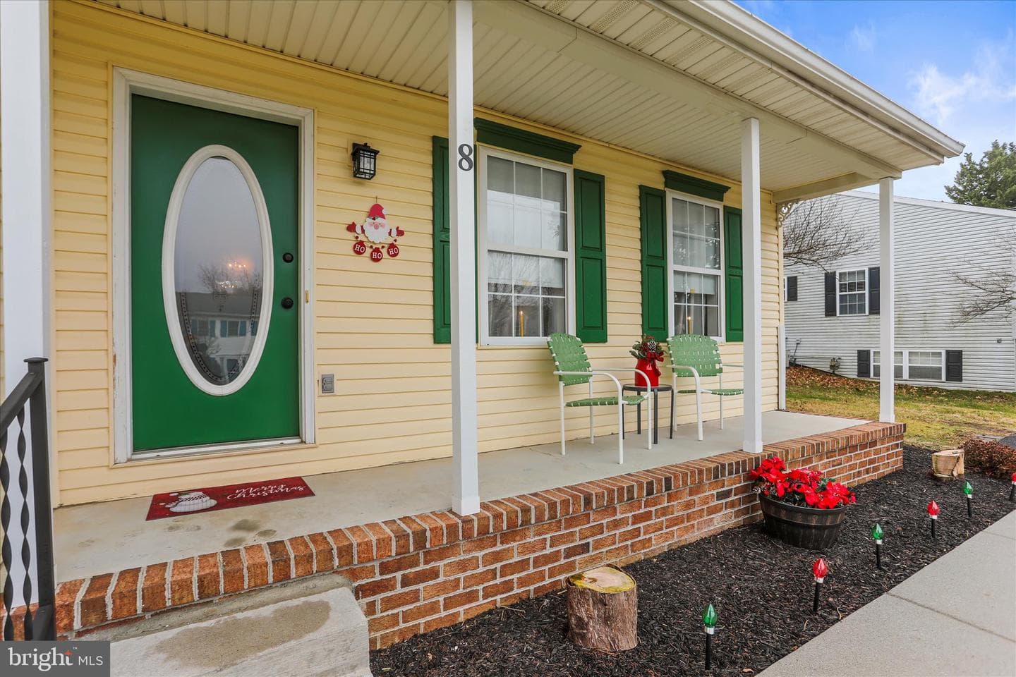 8 Magnolia Lane photo 2