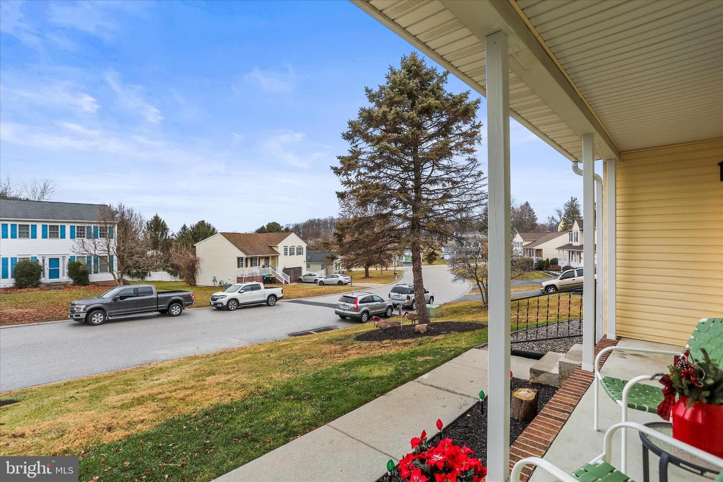 8 Magnolia Lane photo 3