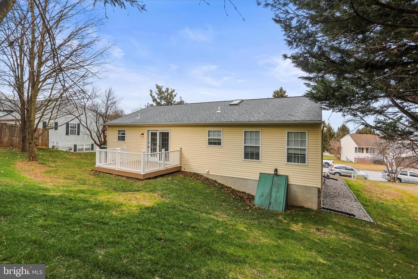 8 Magnolia Lane photo 32