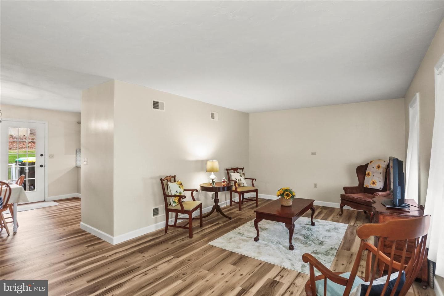 8 Magnolia Lane photo 7