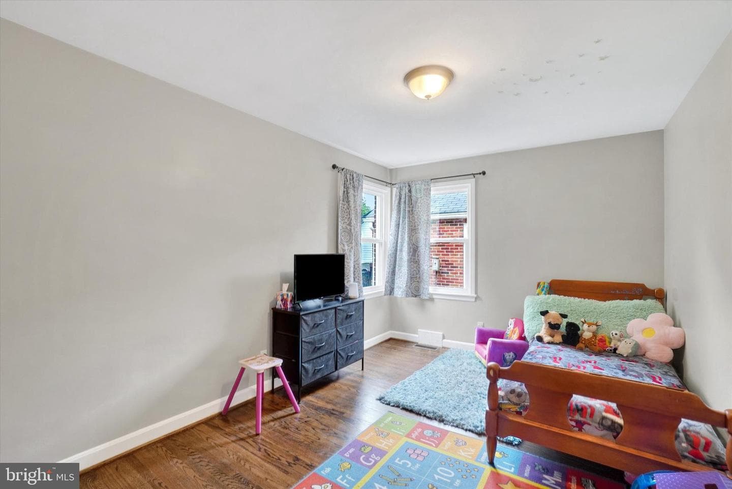 738 Wise Avenue photo 14