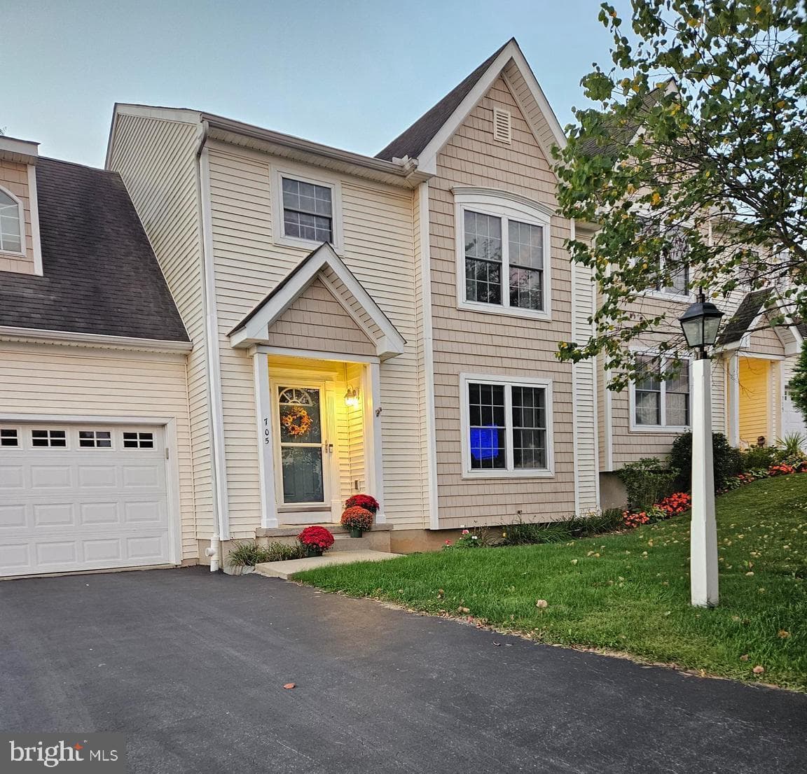 705 Danbury Drive photo 3
