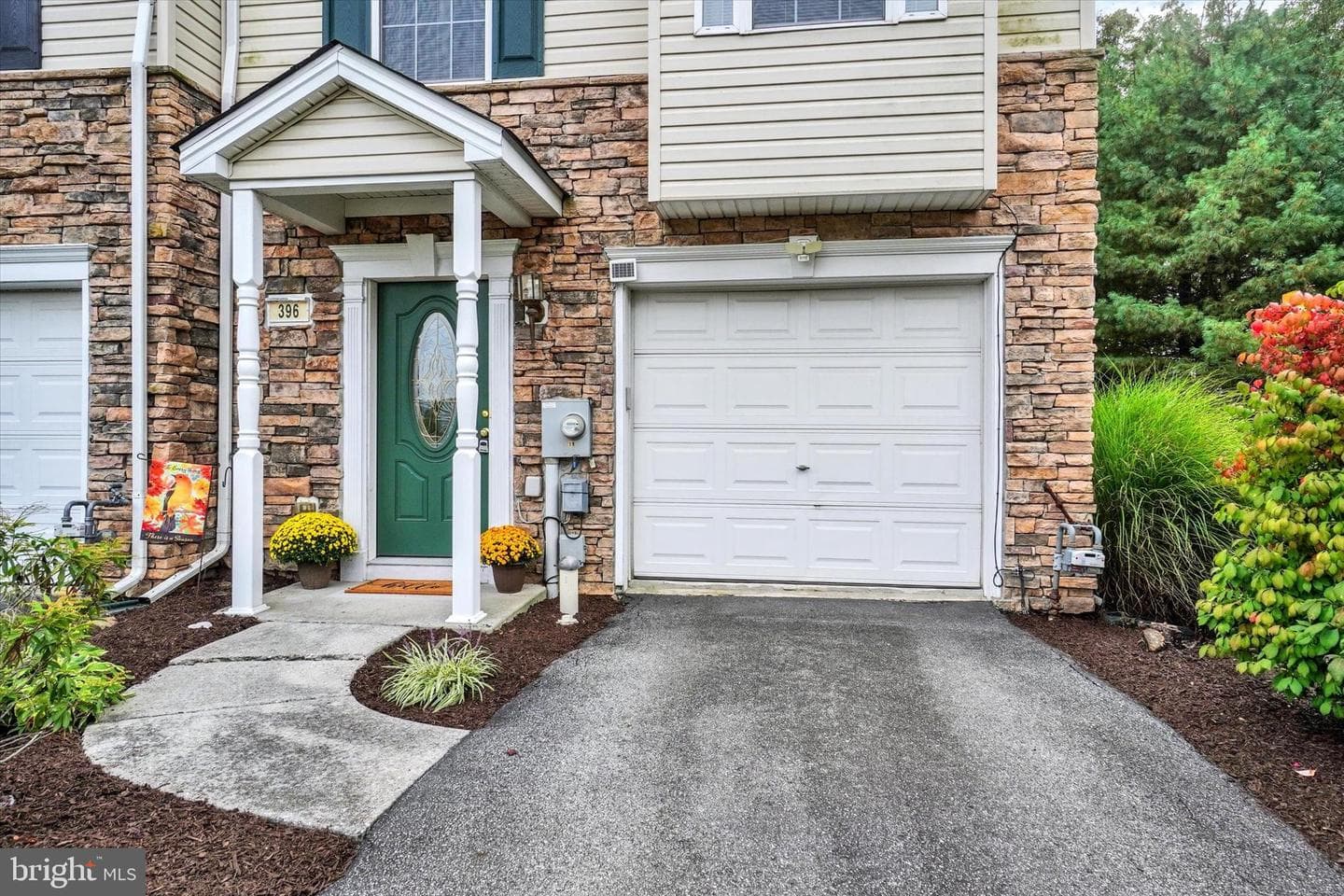 396 Bruaw Drive photo 2