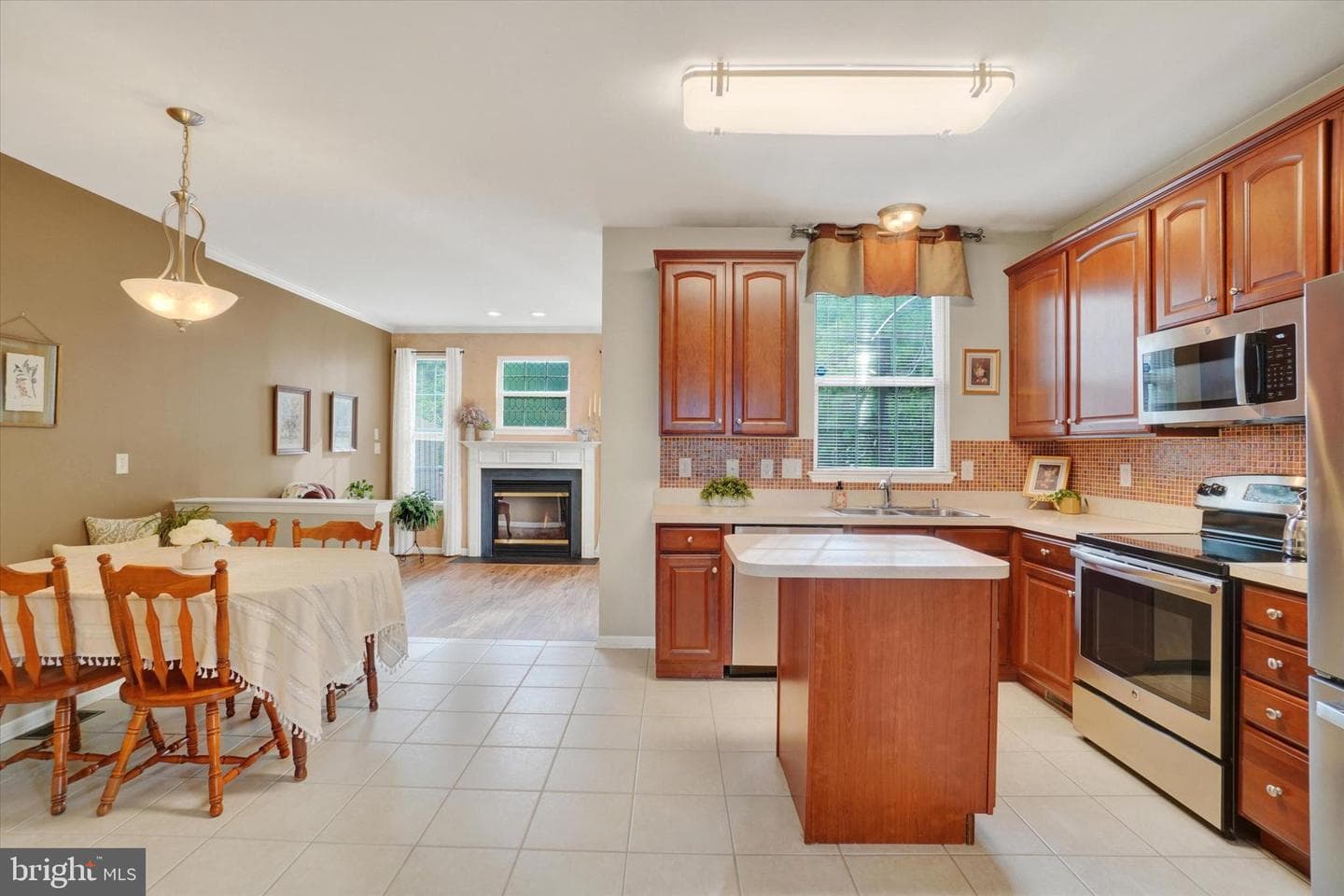 396 Bruaw Drive photo 7