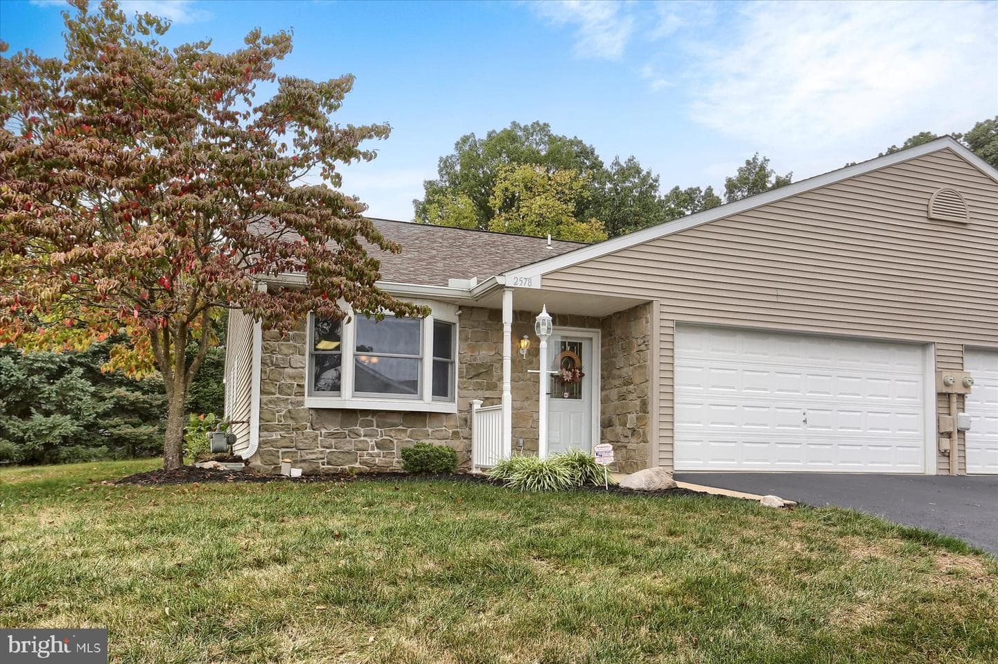 2578 Shagbark Court photo 3