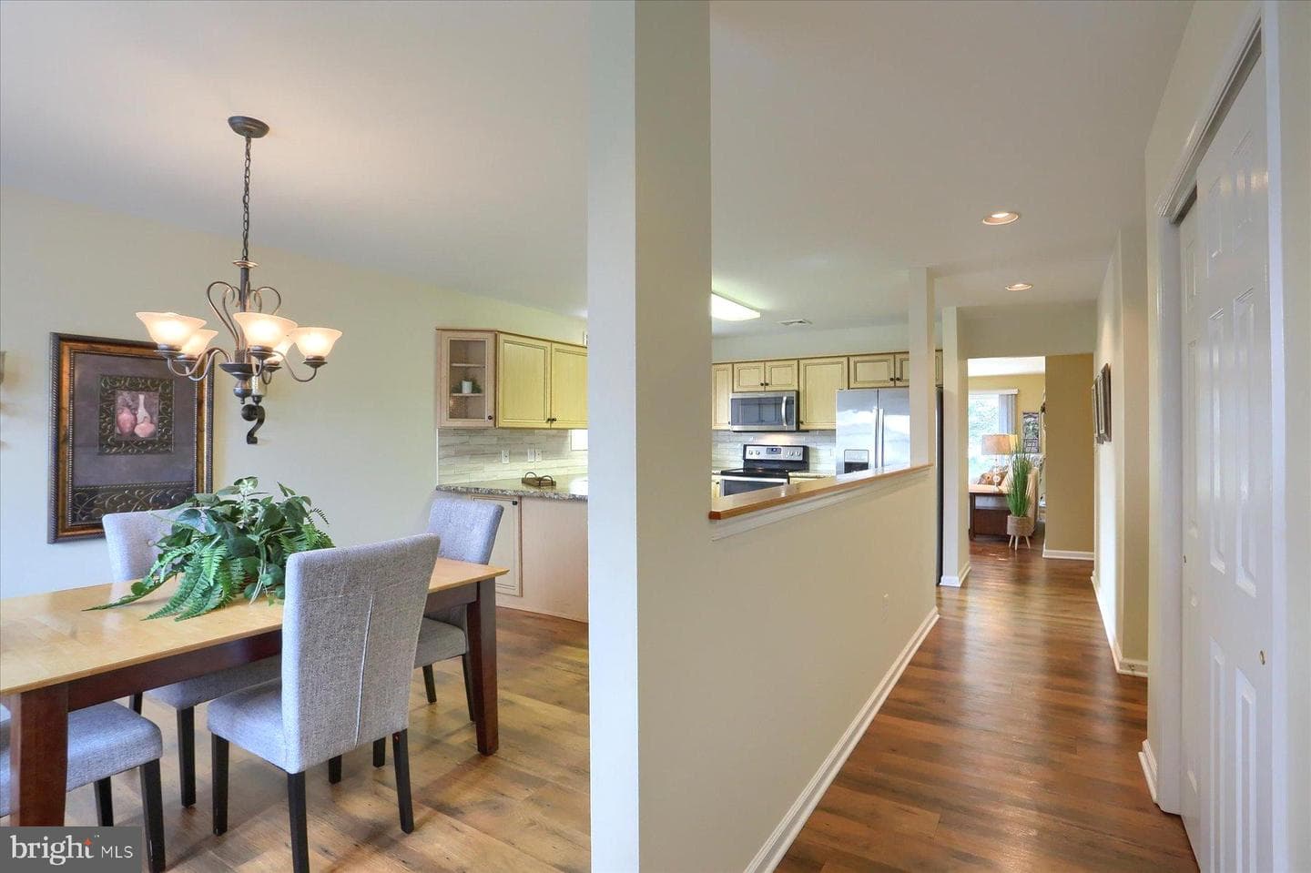 2578 Shagbark Court photo 6