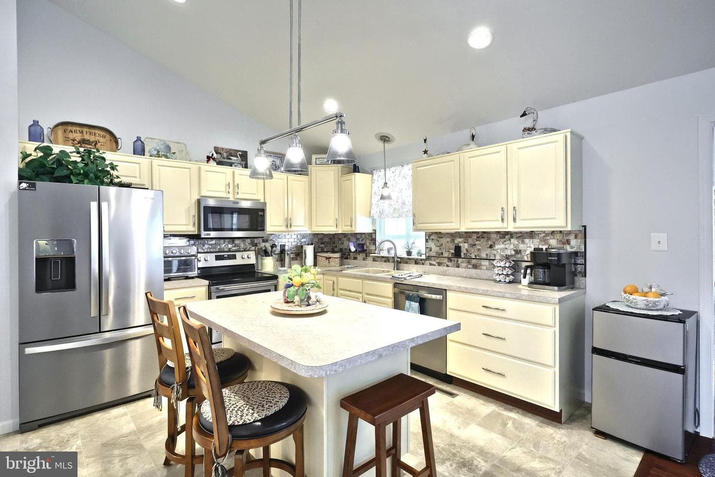 1245 Pinnacle Court photo 11