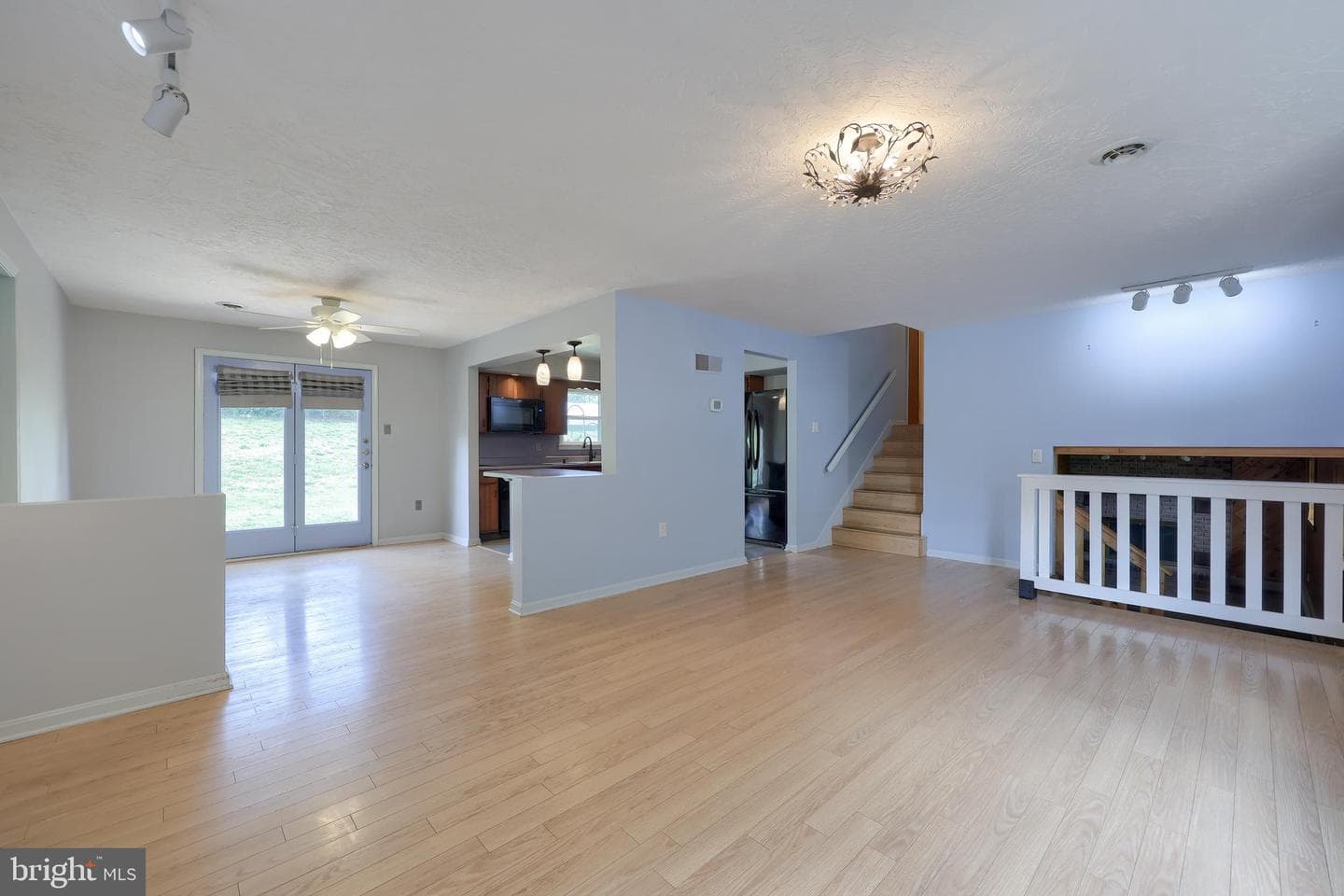 2761 Danielle Drive photo 2