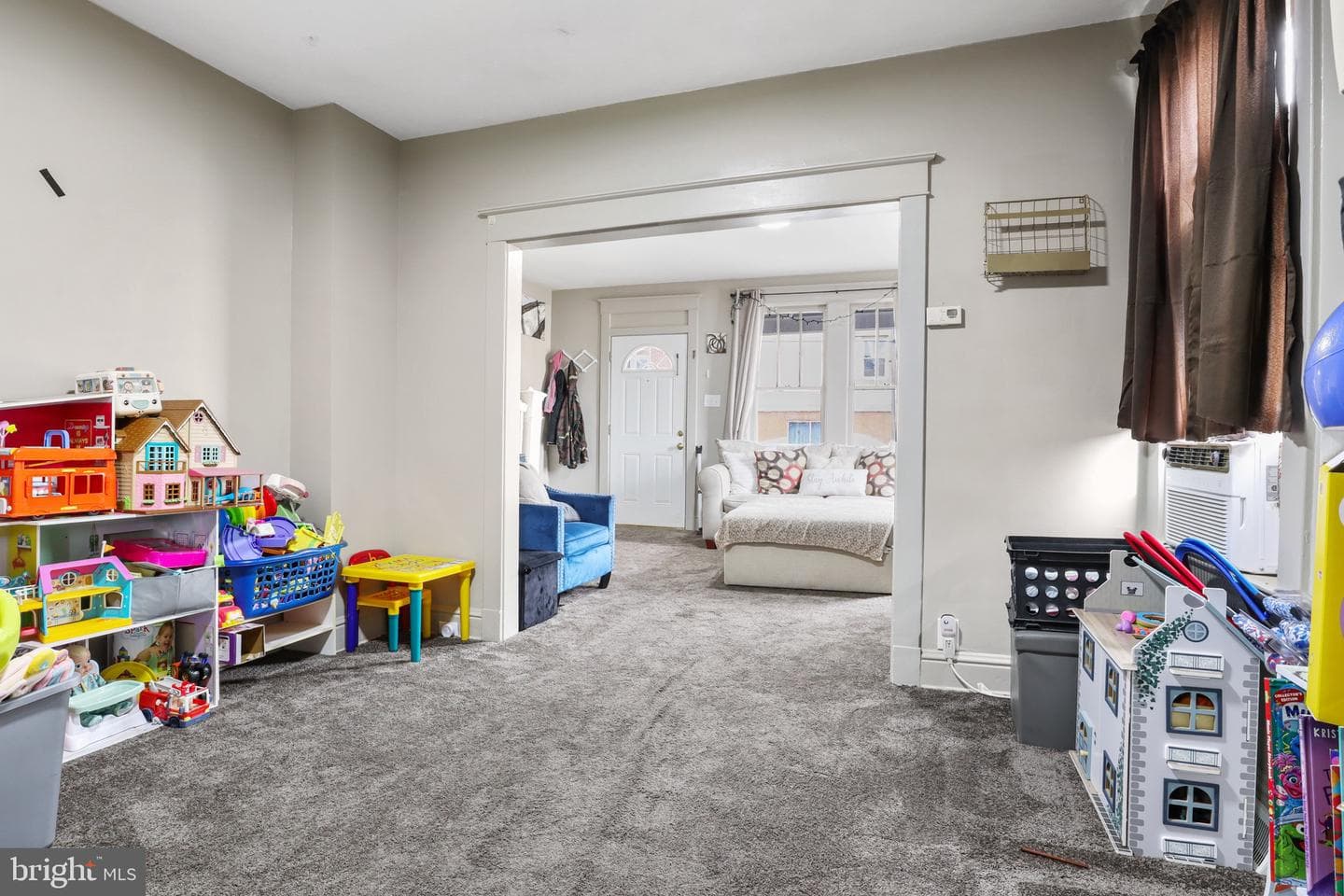 1250 W King Street photo 6