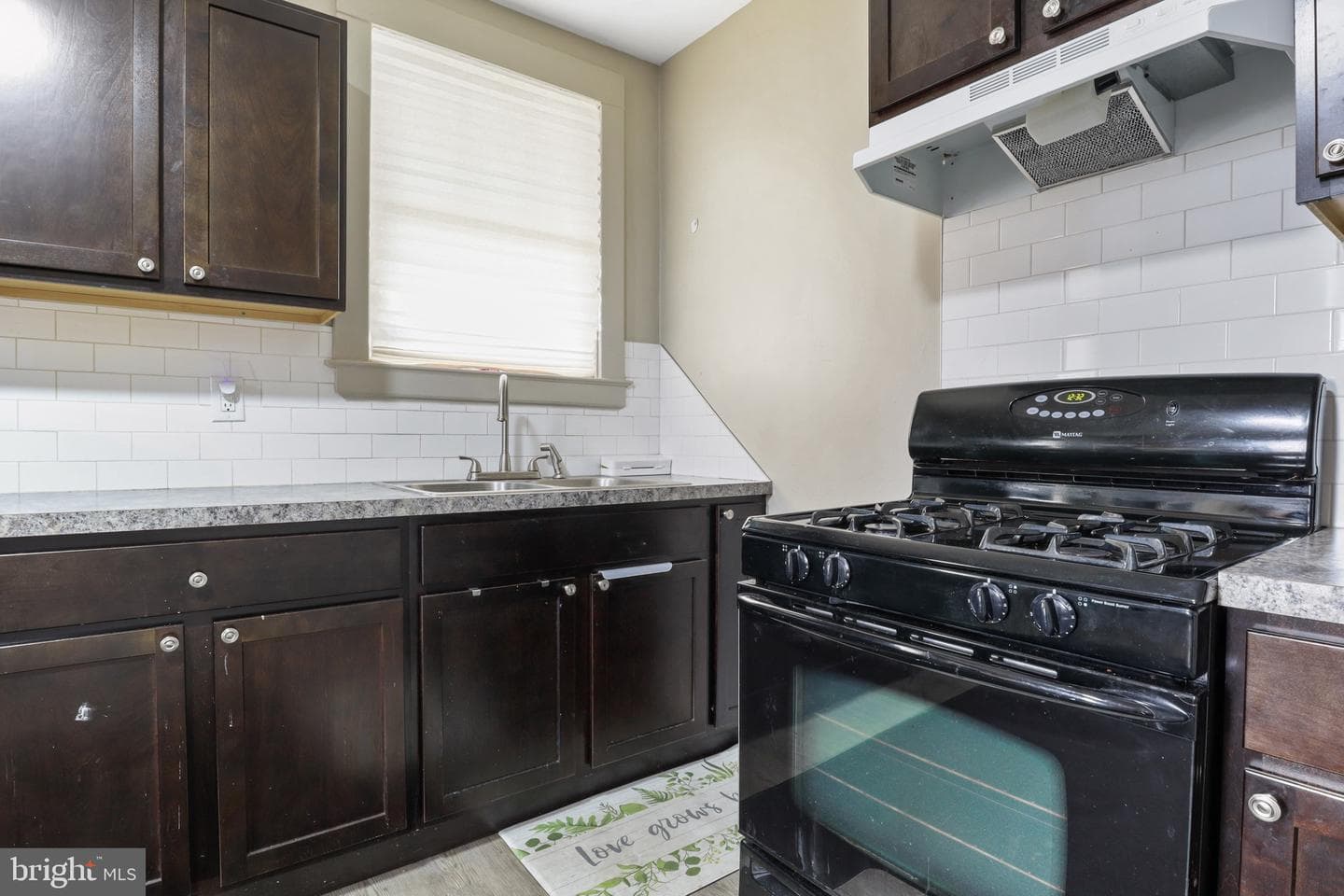 1250 W King Street photo 9