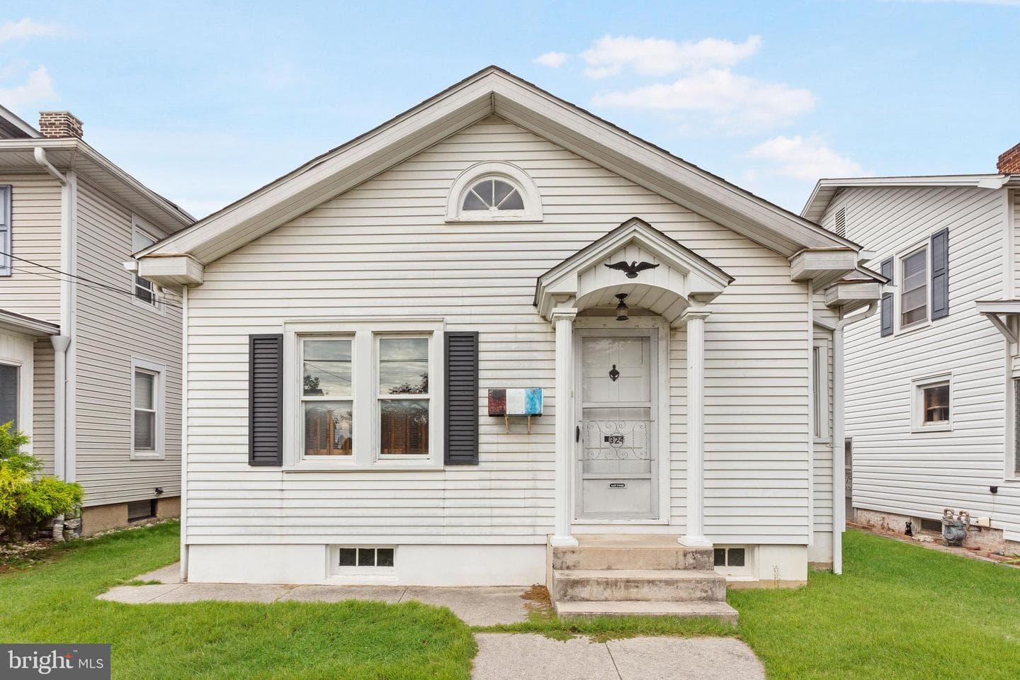324 E Pleasant Street photo 2