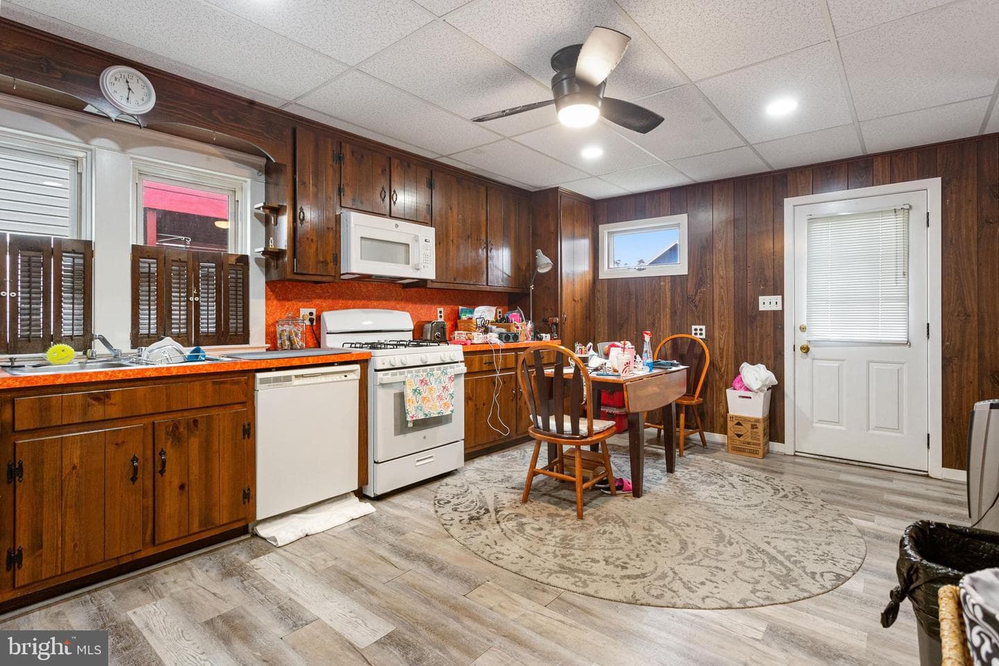 324 E Pleasant Street photo 9