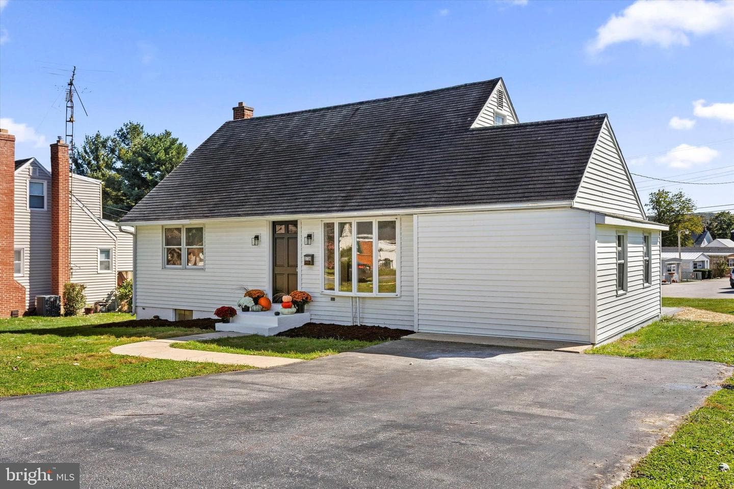 3738 Stuart Drive photo 4