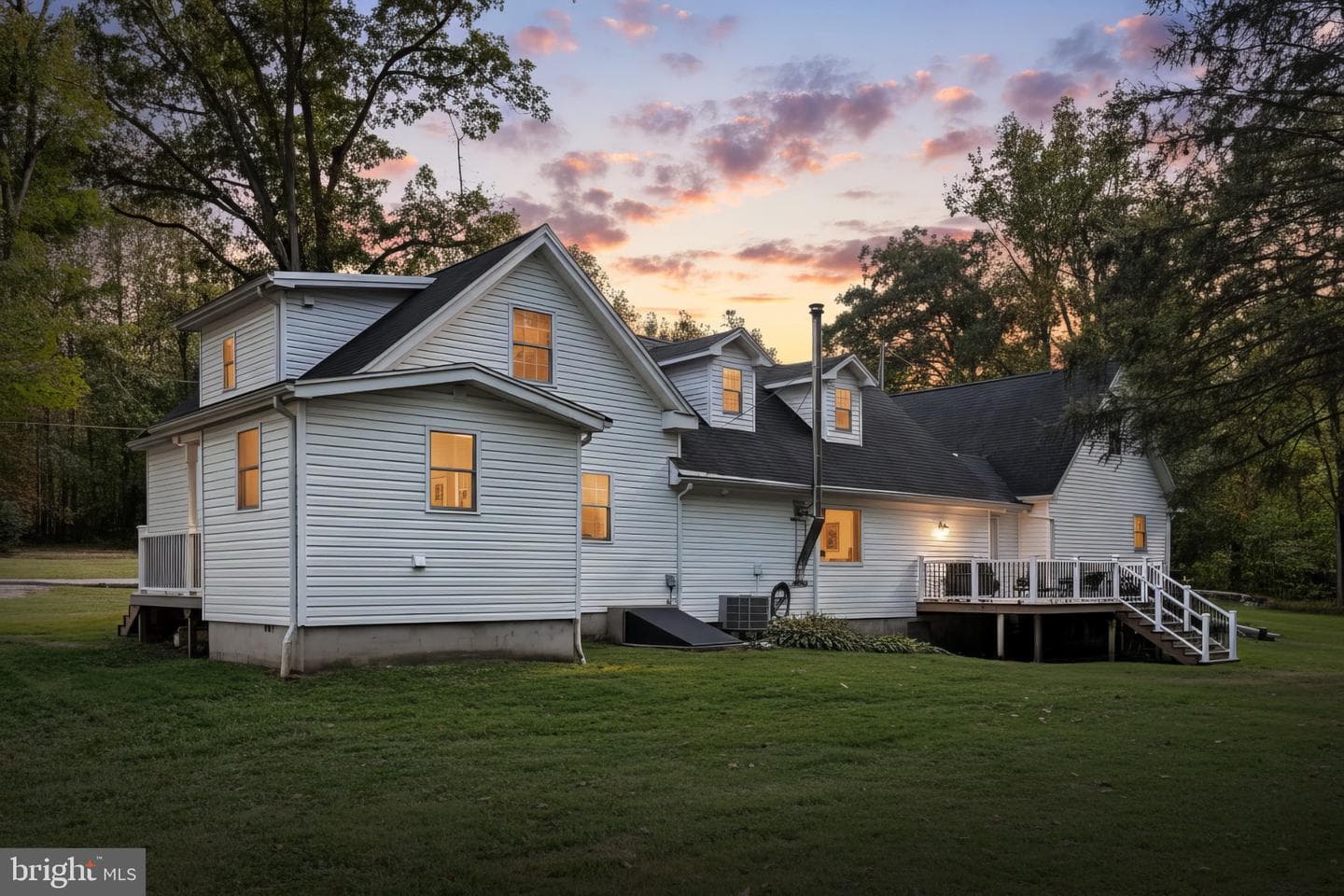 755 River Road photo 3