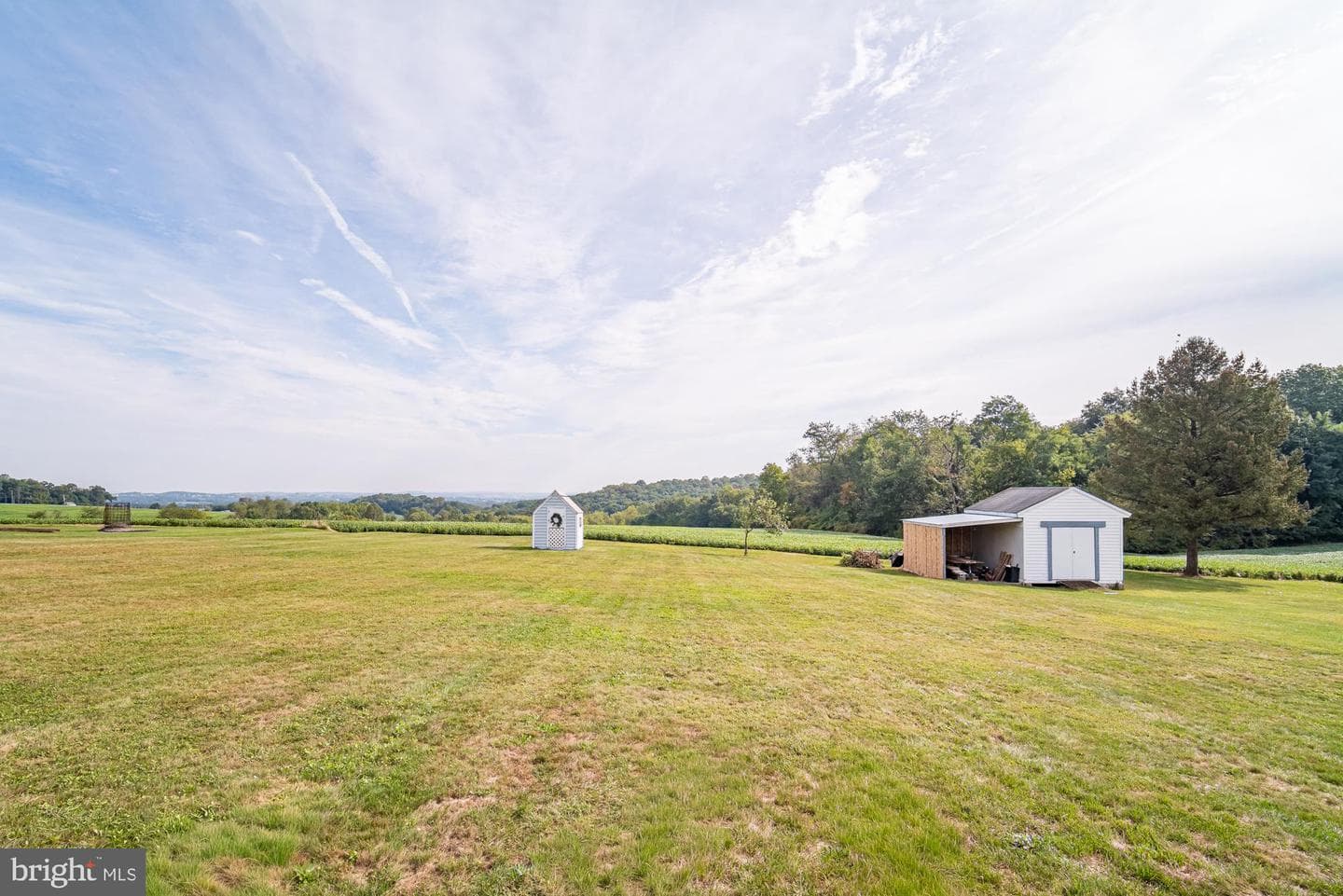1398 Manor Road photo 2