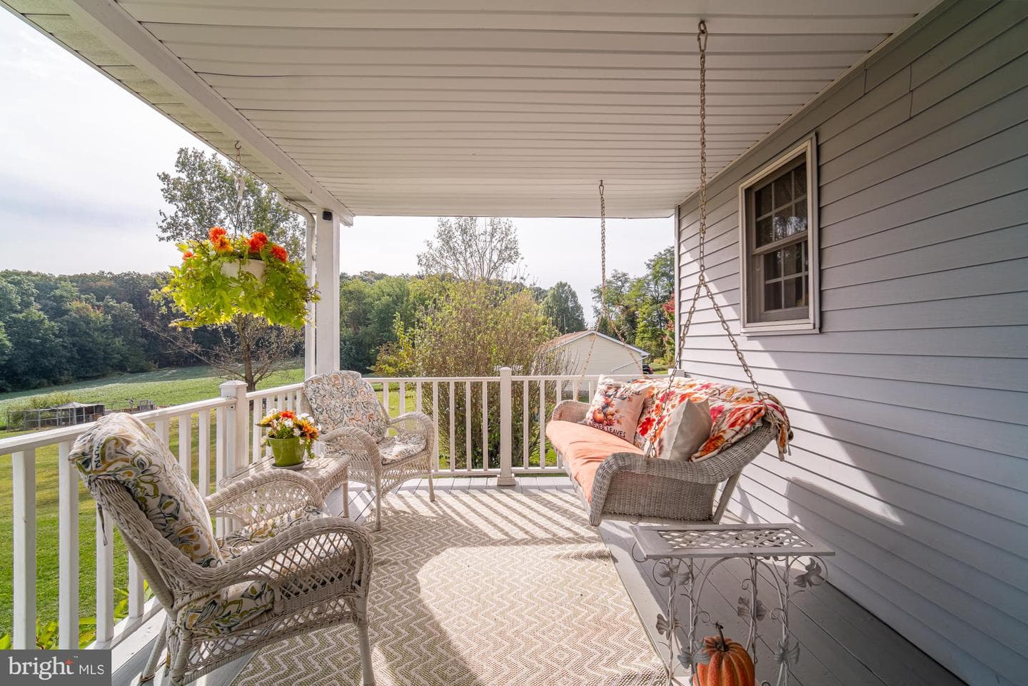 1398 Manor Road photo 28