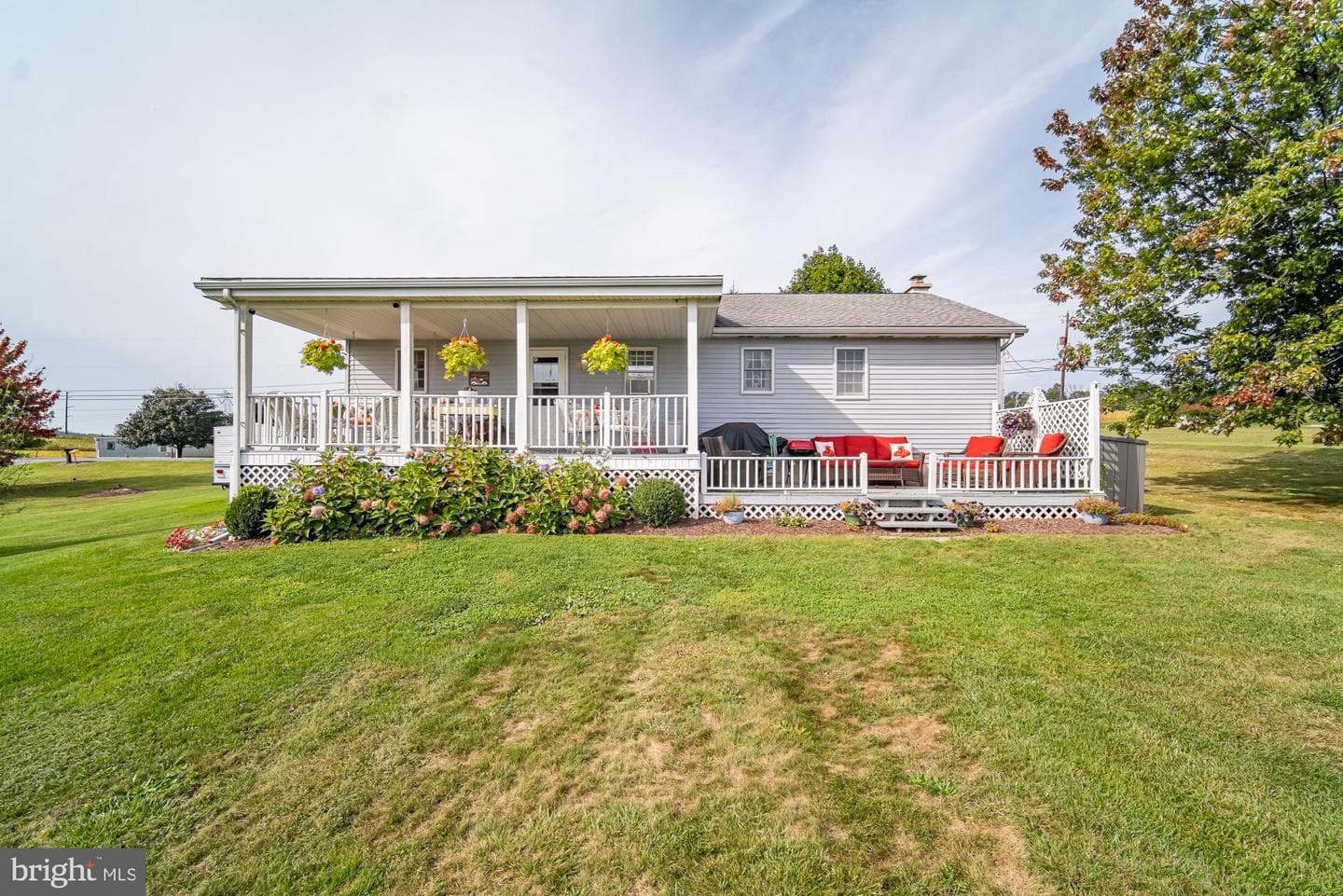 1398 Manor Road photo 3