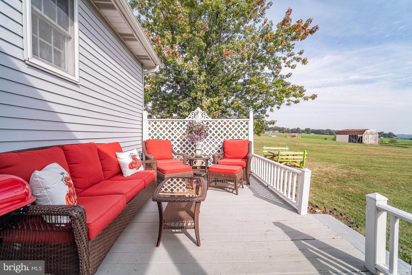 1398 Manor Road photo 30