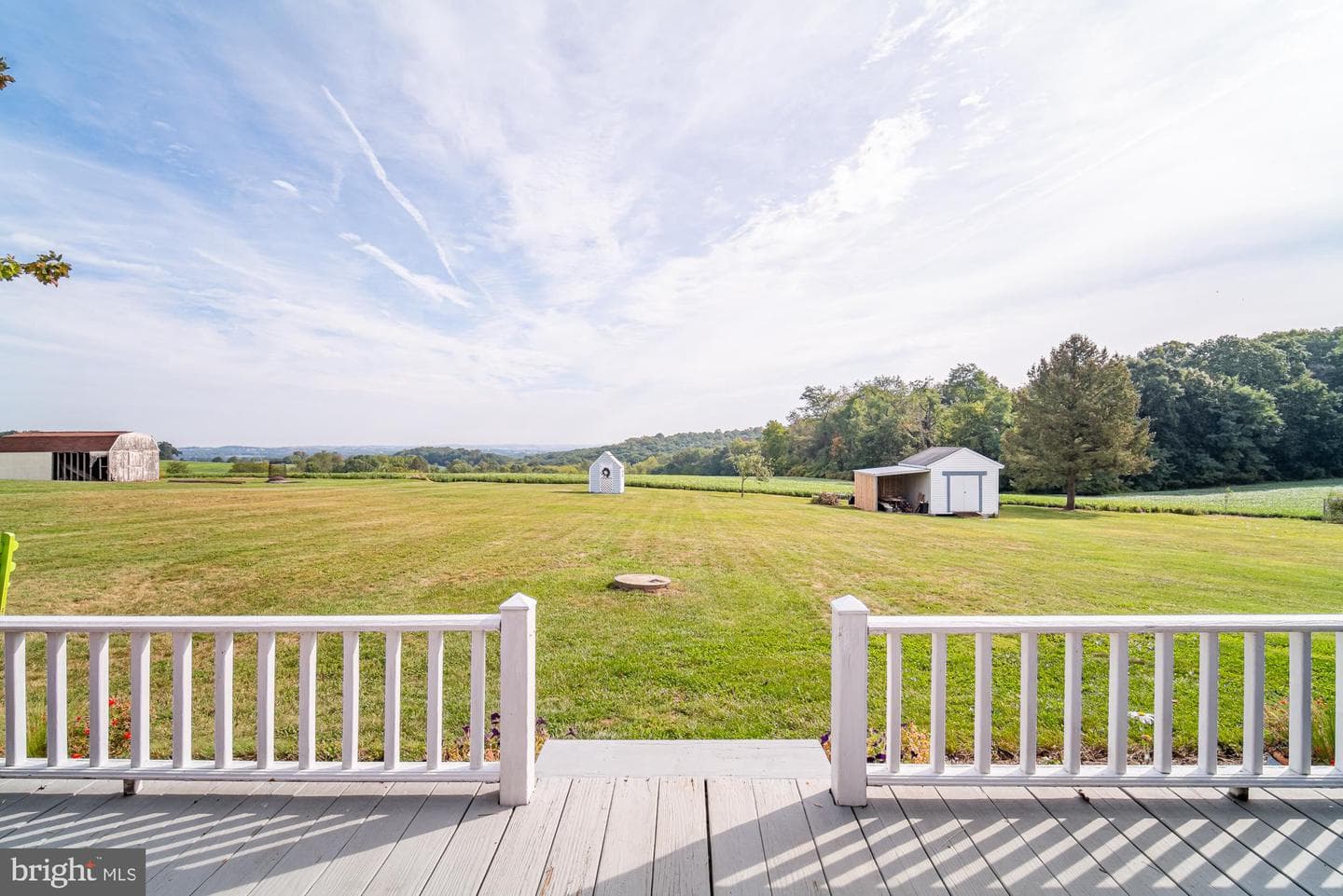 1398 Manor Road photo 31