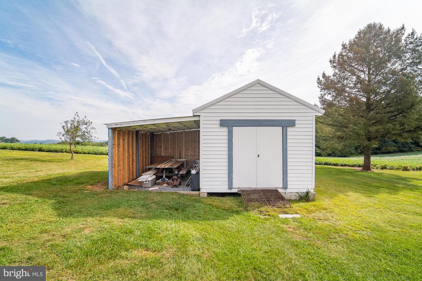 1398 Manor Road photo 33