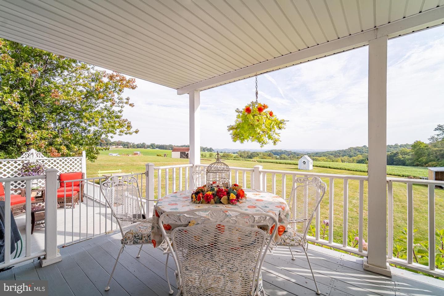 1398 Manor Road photo 4