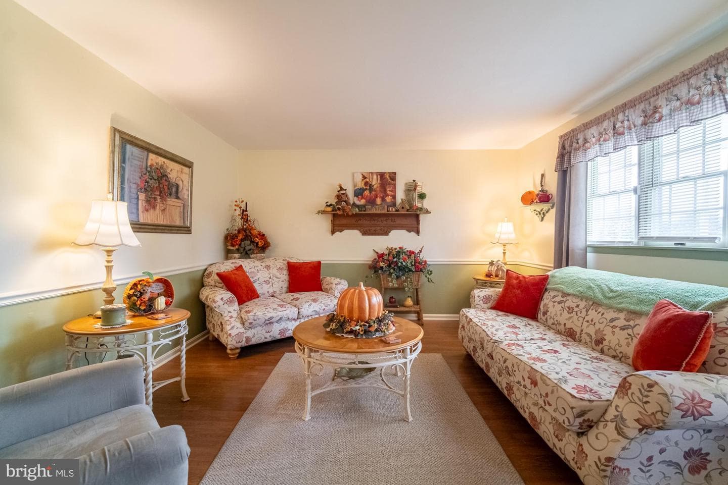 1398 Manor Road photo 7
