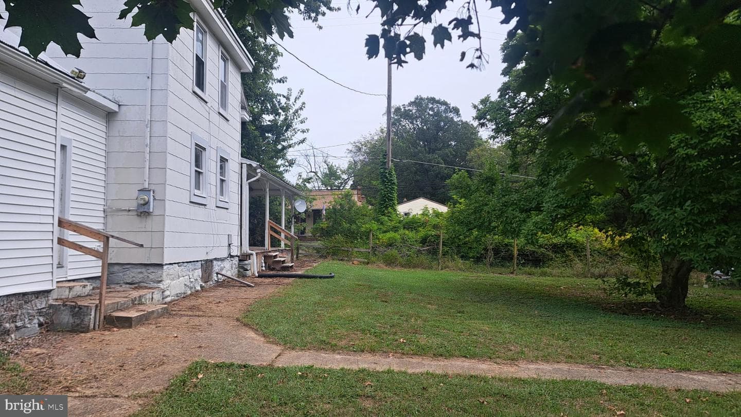 21 N York Road photo 16