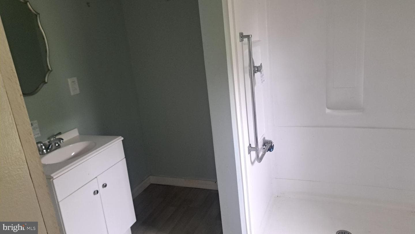 21 N York Road photo 8
