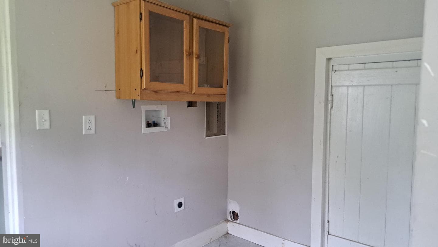 21 N York Road photo 9