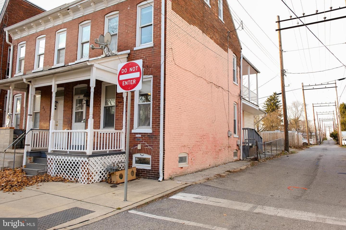 225 W Front Street photo 4