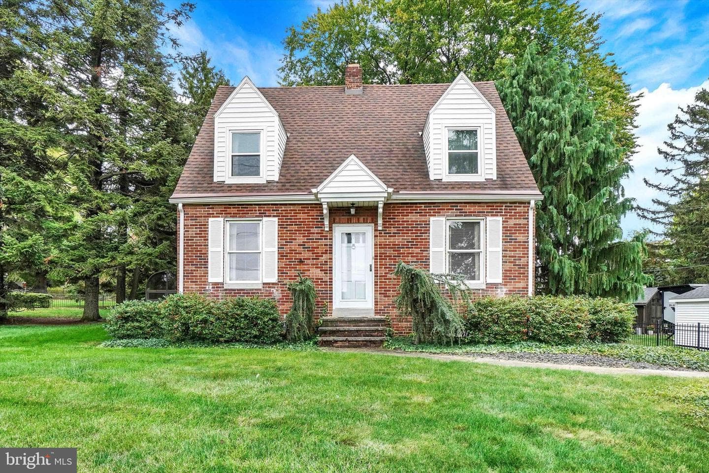 1351 Greenhill Road photo 1