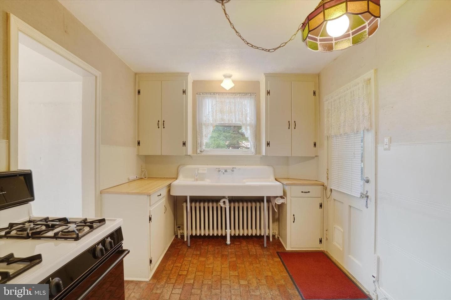 1351 Greenhill Road photo 11