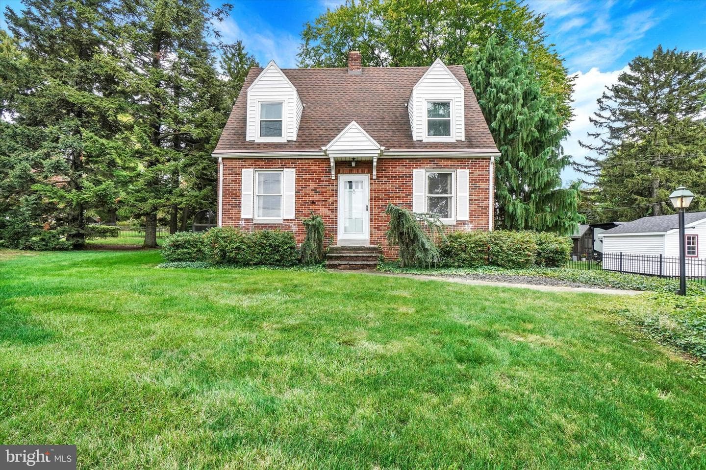 1351 Greenhill Road photo 2