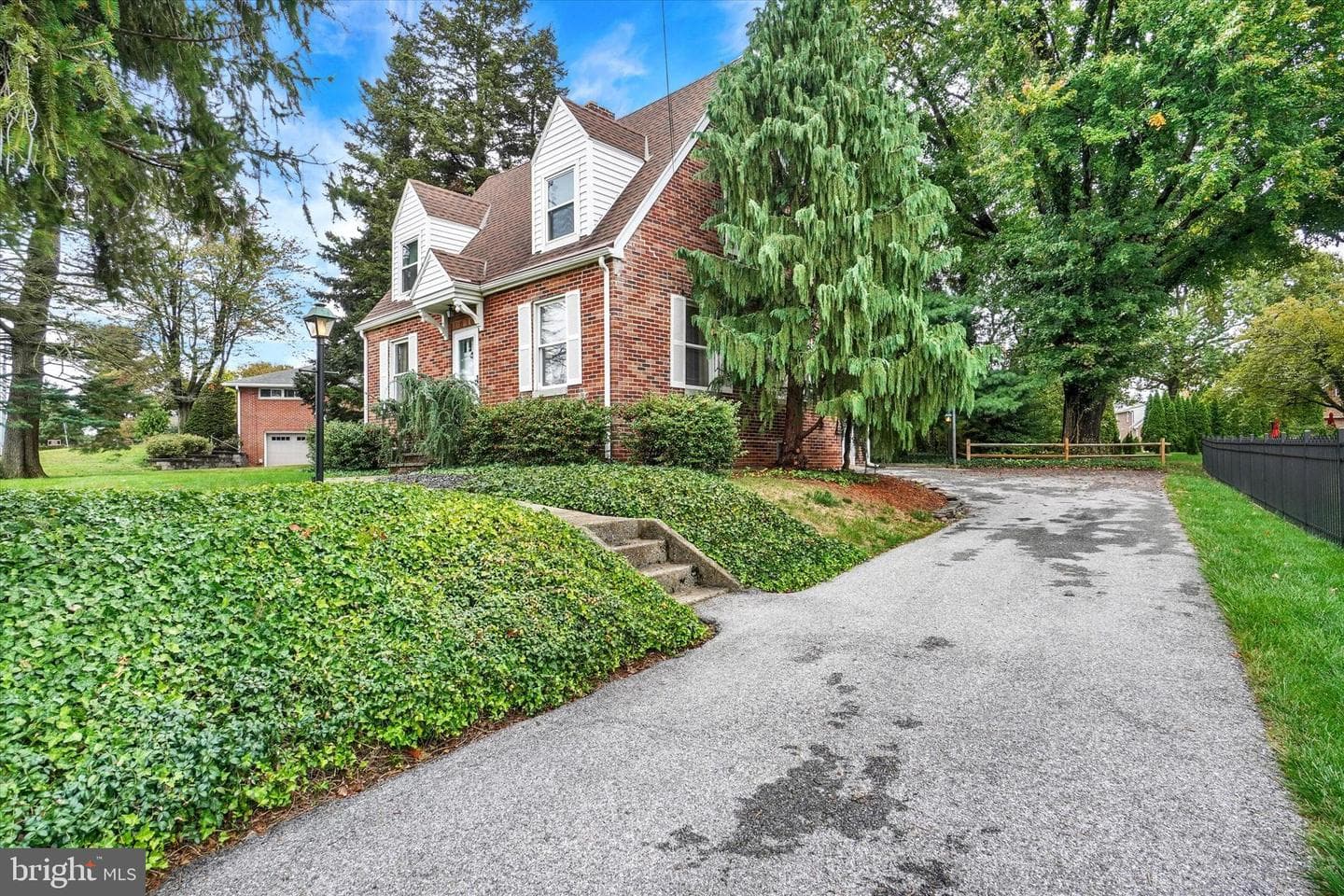 1351 Greenhill Road photo 4