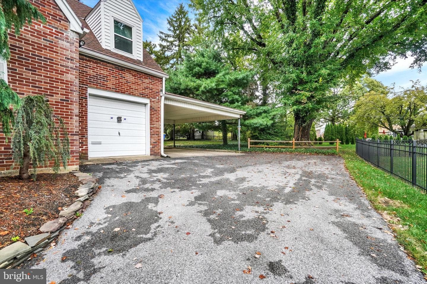1351 Greenhill Road photo 5