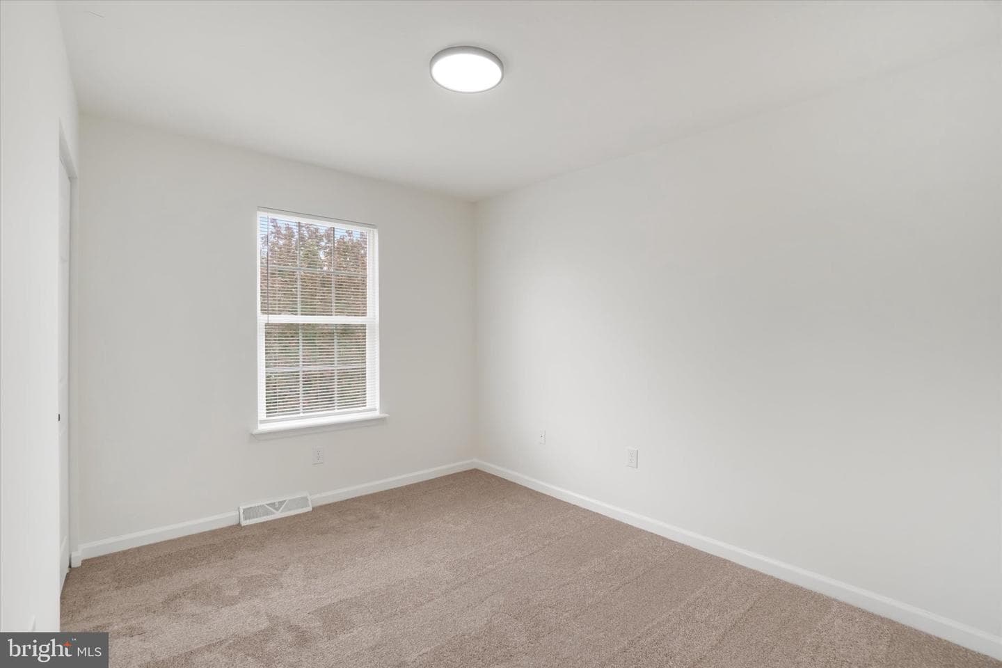 2954 Village Square Drive photo 10