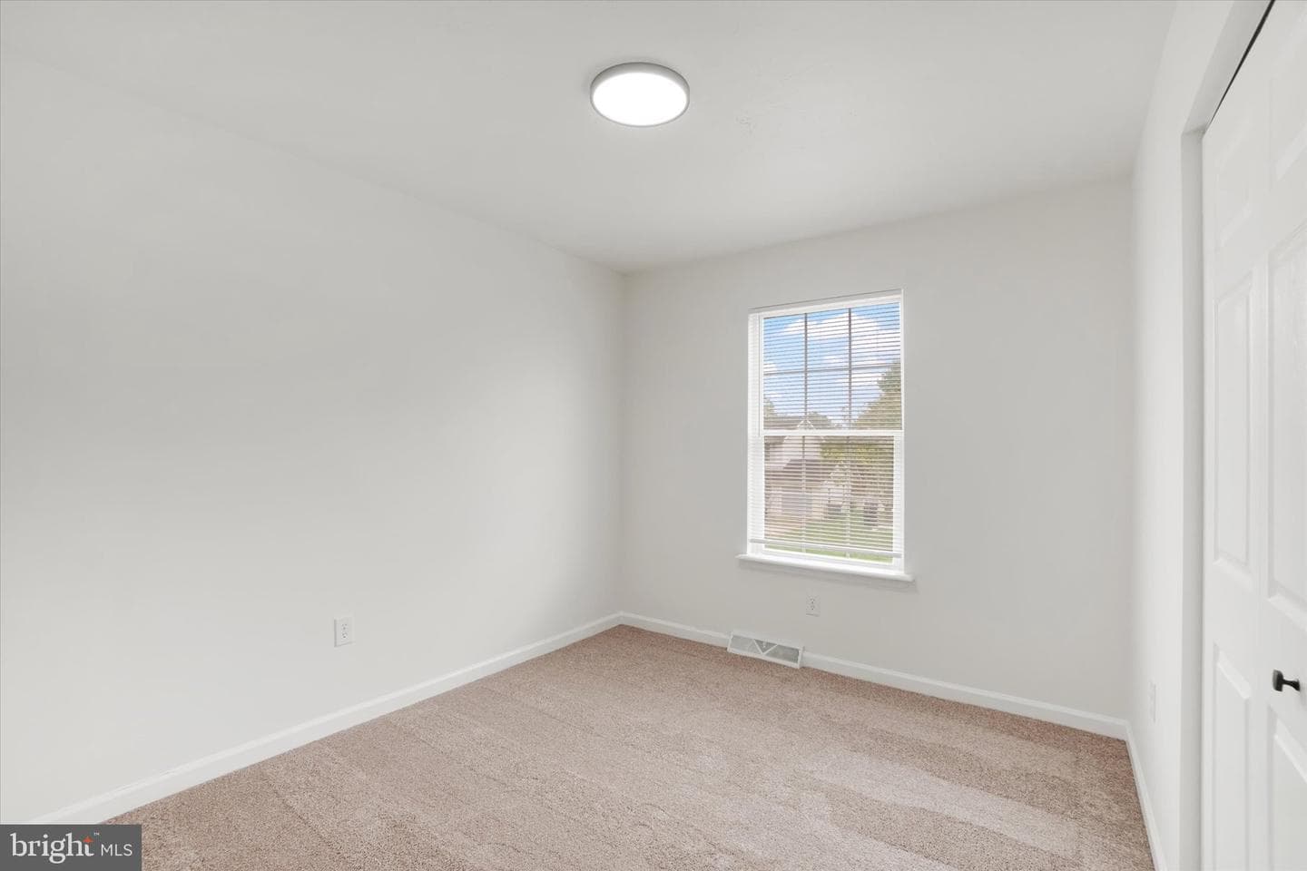 2954 Village Square Drive photo 11