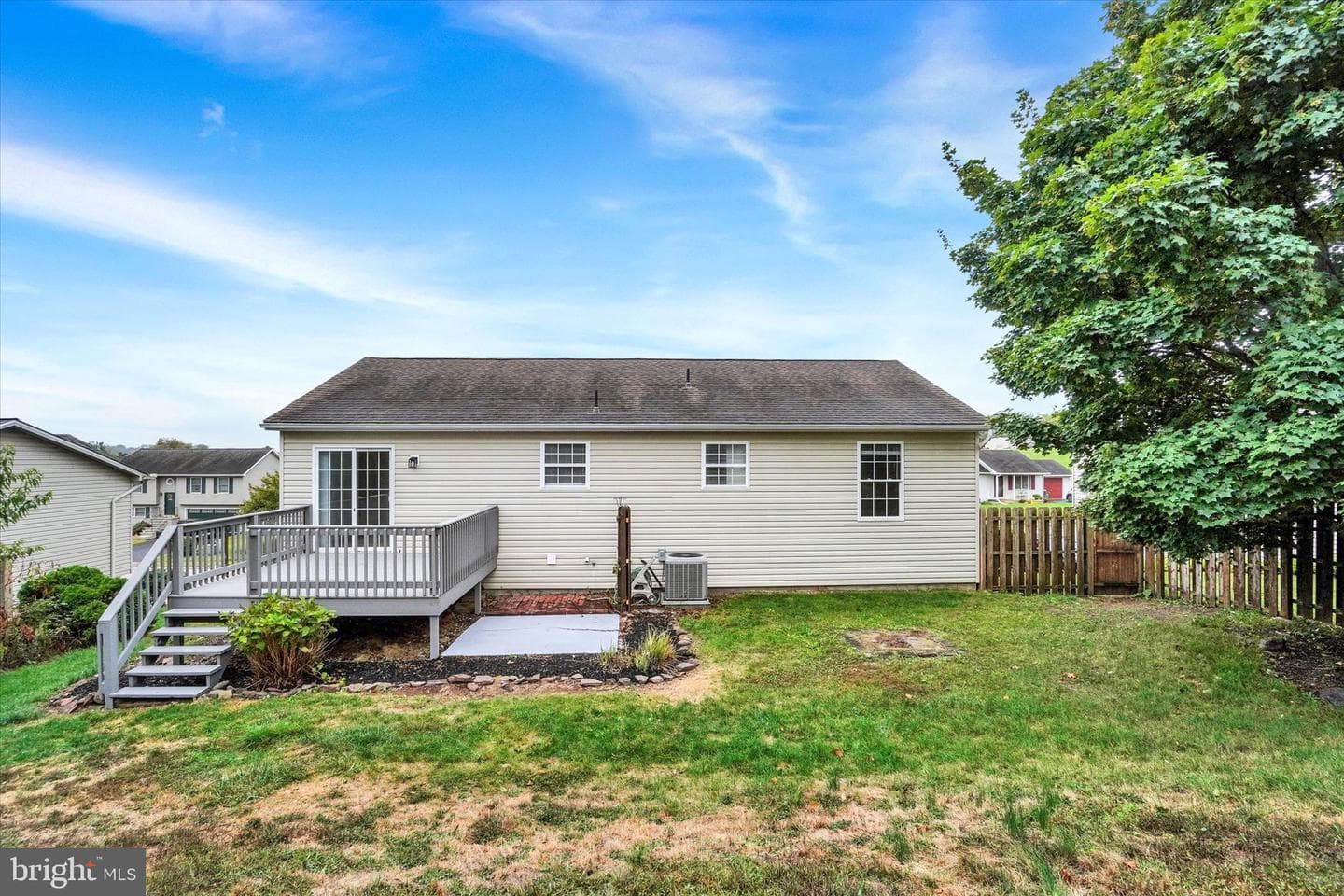 2954 Village Square Drive photo 18