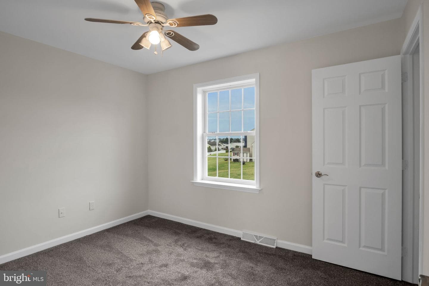 3960 Sheppard Drive photo 10