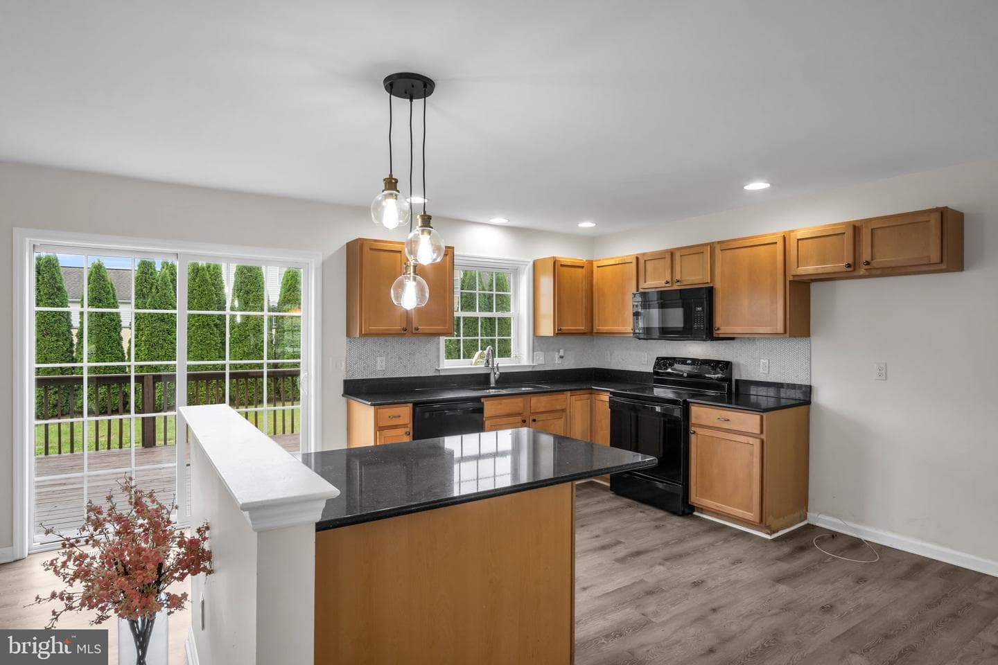 3960 Sheppard Drive photo 3