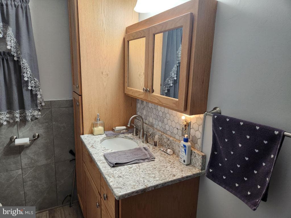 6 Lakeview Drive photo 12