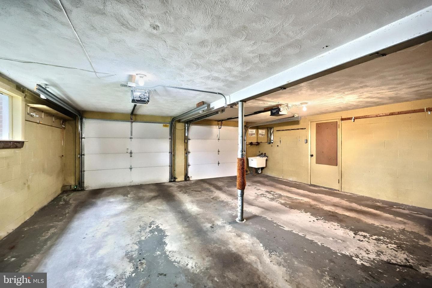 1311 Ruxton Road photo 32