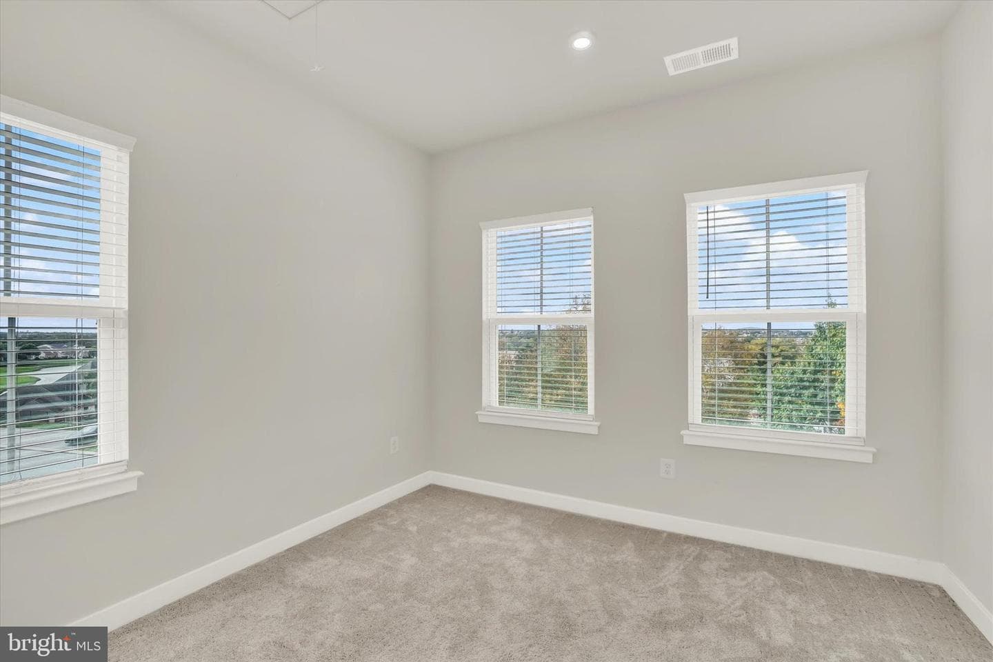 1028 Rosecroft Lane photo 24