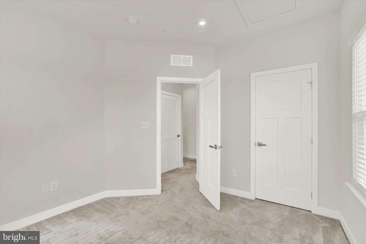 1028 Rosecroft Lane photo 25