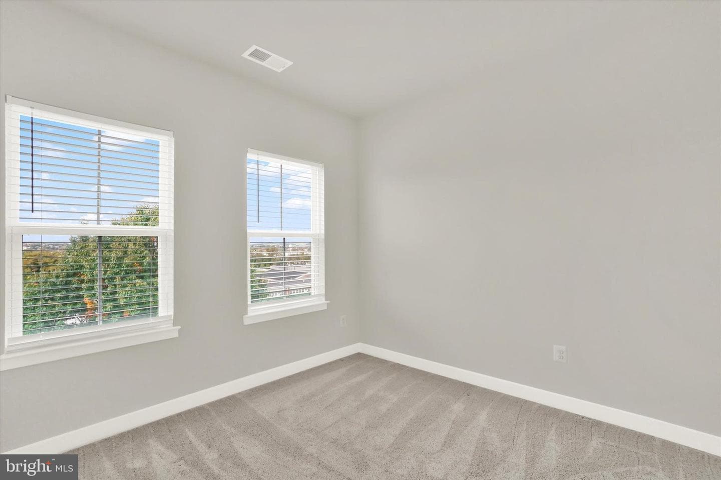 1028 Rosecroft Lane photo 26