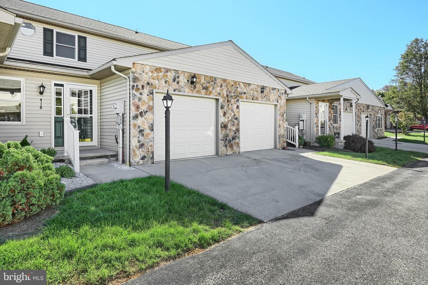418 Springbrook Court photo 2